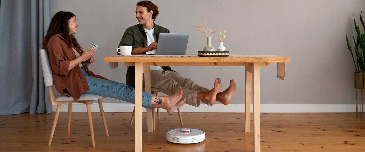 Business Central AI automatizáció szemléltetése robotporszívóval – ERP rendszer dolgozik helyetted